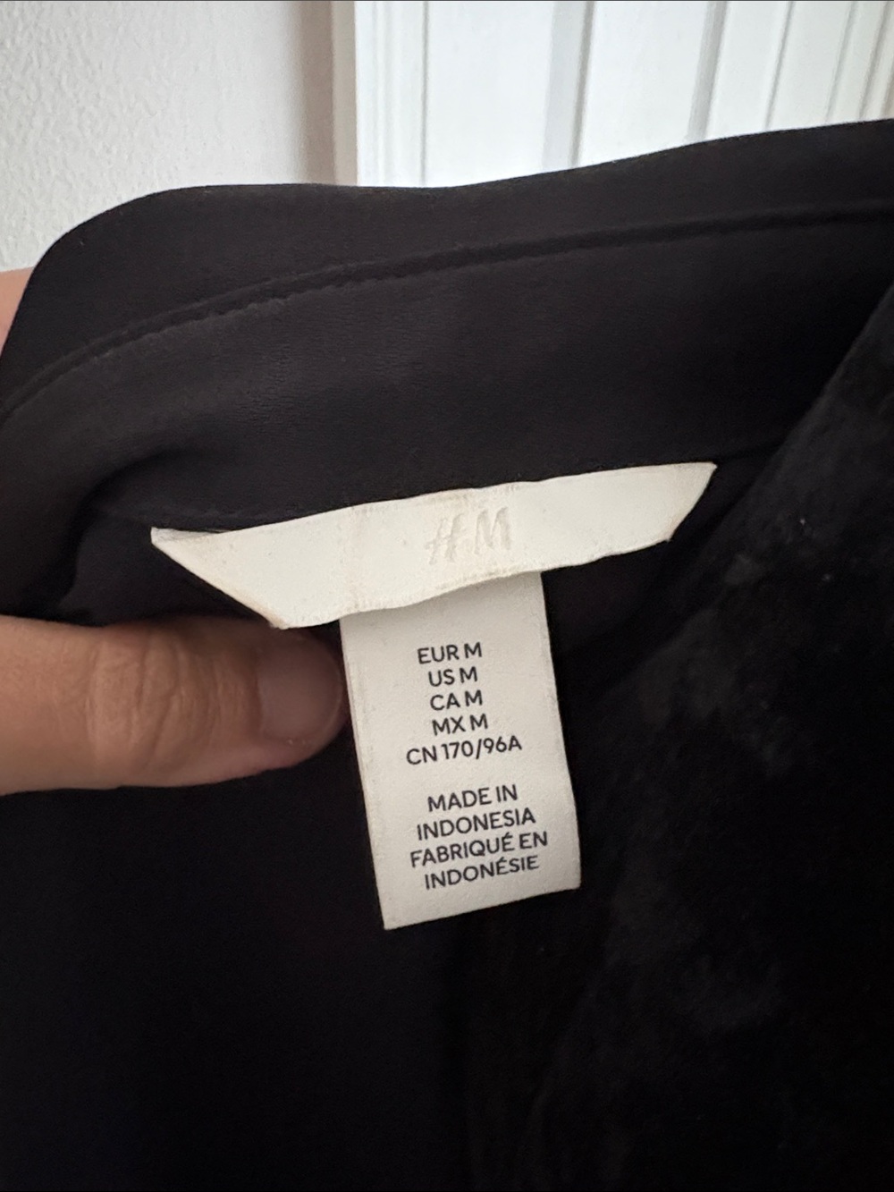 H&M Satin Button-Down Blouse in Black - Picture 2 of 6